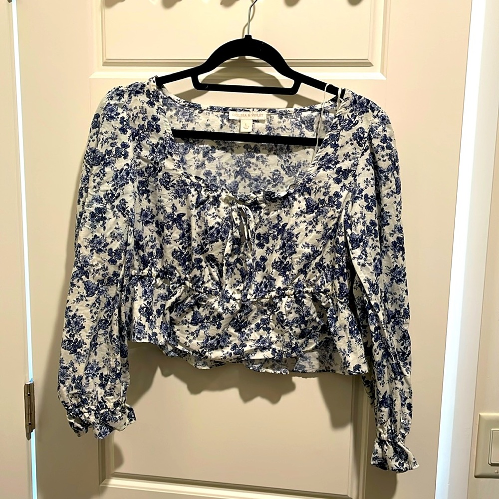 Chelsea &Violet Crop Top L